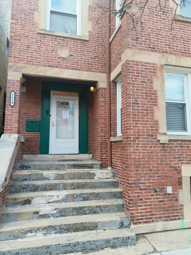 property at 5610 N Glenwood Ave