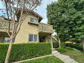 23 Rockwood in Irvine, CA - Building Photo