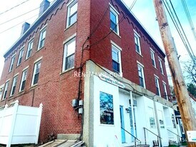 3 Cushing St in Winterport, ME - Building Photo