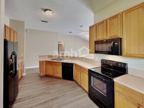 6486 Hannah Stables Dr in Jacksonville, FL - Foto de edificio - Building Photo