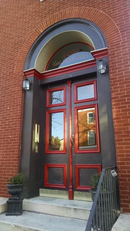 property at 2019 E Pratt St