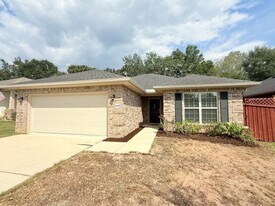 5793 Jade Moon Cir in Milton, FL - Building Photo