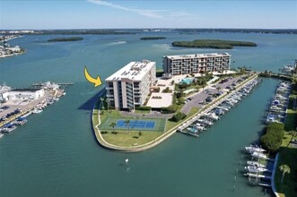 1 Key Capri, Unit 605 in Treasure Island, FL - Building Photo - Building Photo