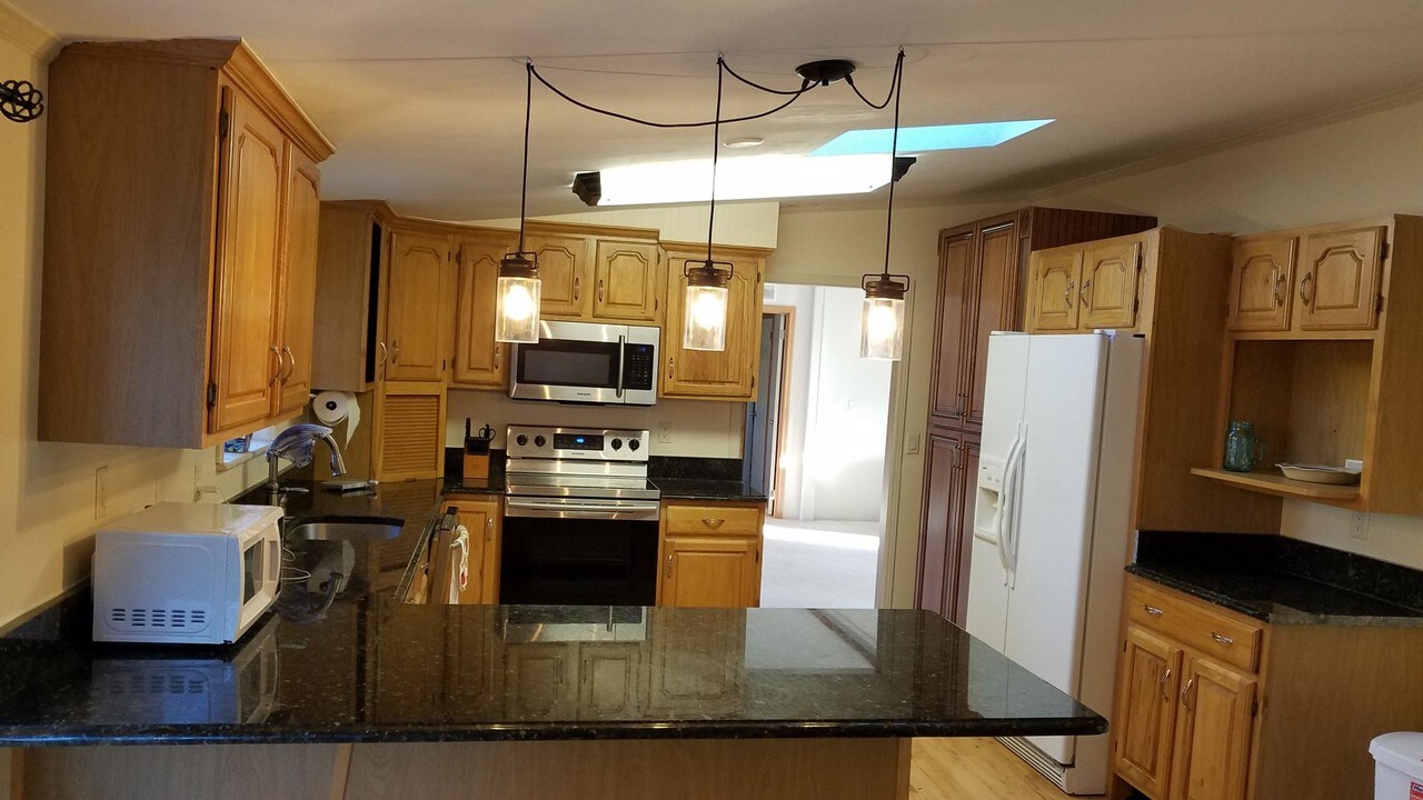 20 Mill Rd in Morgantown, PA - Building Photo