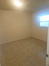 805 56th Ave E in Bradenton, FL - Building Photo - Building Photo