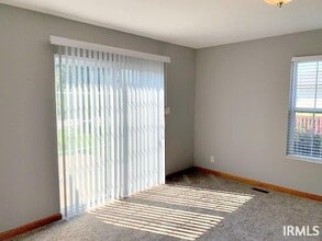 12728 Rolling Meadows Dr in Evansville, IN - Building Photo - Building Photo