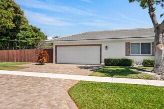 401 NE 10th Terrace in Boca Raton, FL - Building Photo - Building Photo