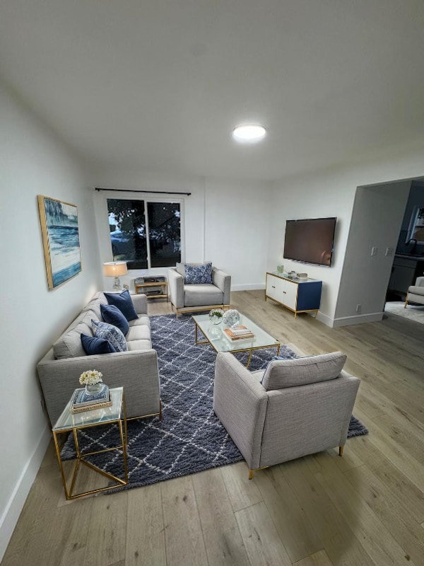 8402 Larson Ave, Unit 3 in Garden Grove, CA - Foto de edificio - Building Photo