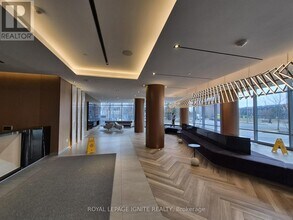 225 Village Green Square in Toronto, ON - Building Photo - Building Photo