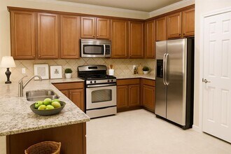 27 Pine Needle Pl in The Woodlands, TX - Building Photo - Building Photo