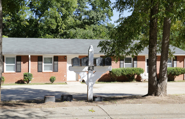 43 Richard Allen Dr in Newnan, GA - Building Photo - Building Photo