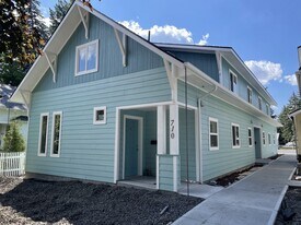 710 7th St, Unit #2 in Cheney, WA - Building Photo