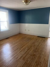 360 Maple St in Bangor, ME - Building Photo - Building Photo