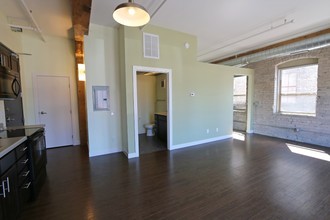 La Pompadour Apartments in Minneapolis, MN - Building Photo - Building Photo