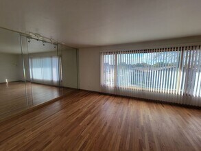 9225 S Cregier Ave in Chicago, IL - Foto de edificio - Building Photo