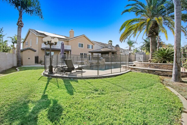 303 Sunburst Ln in Corona, CA - Building Photo - Building Photo