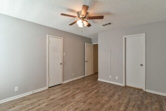 1906 Emerald Pl in Arlington, TX - Building Photo - Building Photo