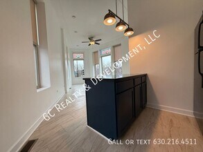 79 S Grove Ave in Elgin, IL - Building Photo - Building Photo
