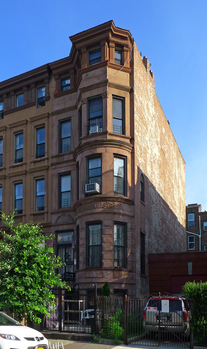 265 Jefferson Ave in Brooklyn, NY - Building Photo