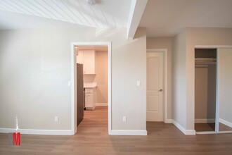 Towle Ct in San Diego, CA - Building Photo - Interior Photo
