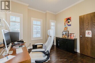 246 Madhu Crescent in Ottawa, ON - Building Photo - Building Photo