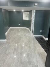 6164 N Hamilton Ave, Unit Garden unit in Chicago, IL - Building Photo - Building Photo