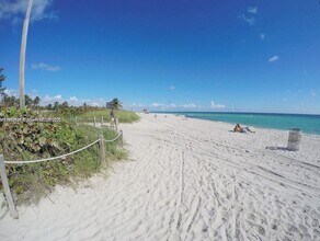 540 74th St in Miami Beach, FL - Building Photo - Building Photo