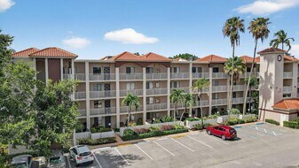 6193 Pointe Regal Cir in Delray Beach, FL - Building Photo