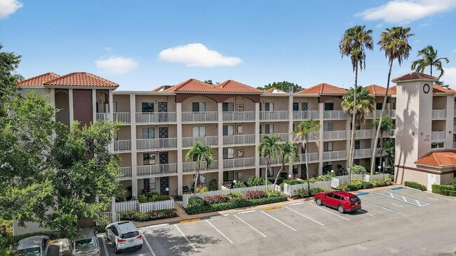 6193 Pointe Regal Cir