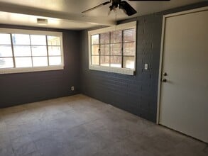461 W Thurber Rd in Tucson, AZ - Building Photo - Building Photo