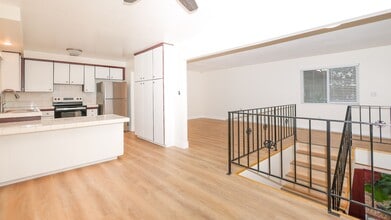 563 S Fashion Park St in Orange, CA - Building Photo - Building Photo