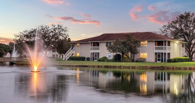 Promenade at Summer Trace Apartments in New Port Richey, FL - Building Photo - Building Photo