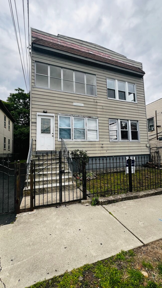 333 E 22nd St, Unit 3
