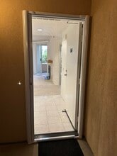 1301 Cabrillo Ave, Unit 210 in Torrance, CA - Building Photo - Building Photo