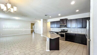 2511 Barbwire Wy in San Antonio, TX - Building Photo - Building Photo