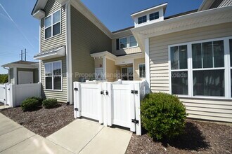 504 Fishers Ct in Hampton, VA - Building Photo - Building Photo