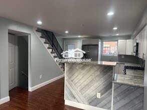 4045 St Monica Dr in Dundalk, MD - Foto de edificio - Building Photo