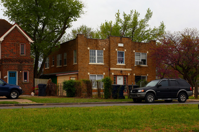 2350 NW 12th St in Oklahoma City, OK - Building Photo - Building Photo