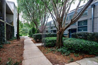 400 Village Pkwy in Atlanta, GA - Building Photo - Building Photo