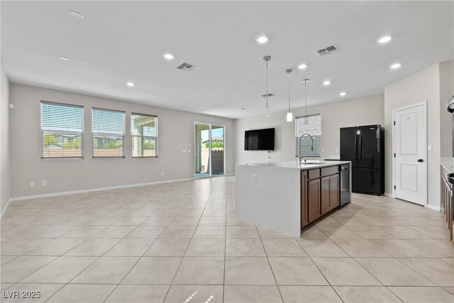8338 Carmentis Ave in Las Vegas, NV - Building Photo - Building Photo