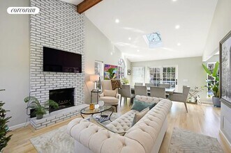 35 Tyrone Dr in East Hampton, NY - Building Photo - Building Photo