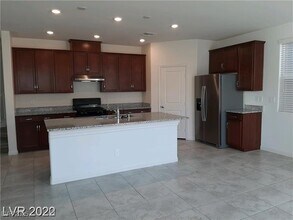 5556 Anshan St in Las Vegas, NV - Building Photo - Building Photo