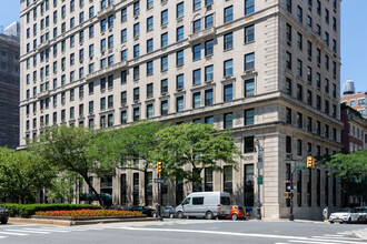 580 Park Ave in New York, NY - Building Photo - Building Photo