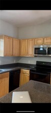 2400 Beaver Falls Dr NW in Norcross, GA - Foto de edificio - Building Photo