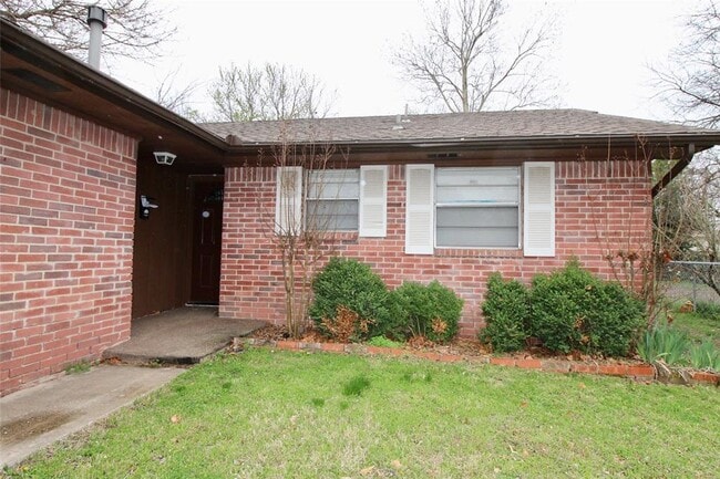 2124 Allenhurst St in Norman, OK - Building Photo - Building Photo