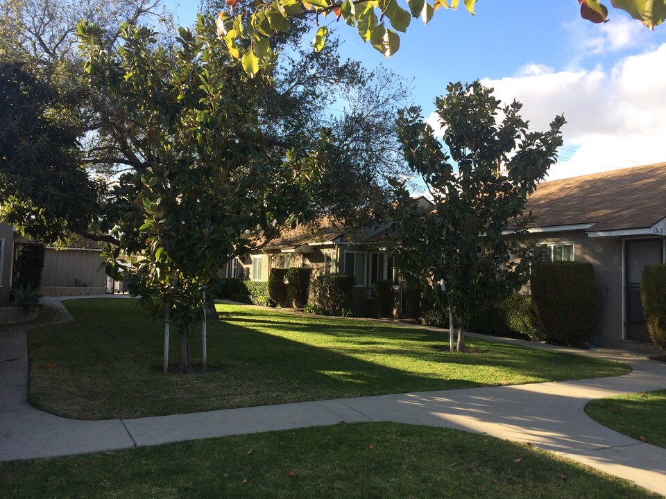 1745 N Hollywood Way in Burbank, CA - Building Photo