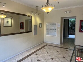 3401 S Bentley Ave-Unit -207 in Los Angeles, CA - Building Photo - Building Photo