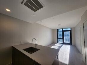 131-02-131-040 40th Rd in Queens, NY - Foto de edificio - Building Photo