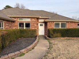 1501 S Breckenridge Loop in Rogers, AR - Building Photo