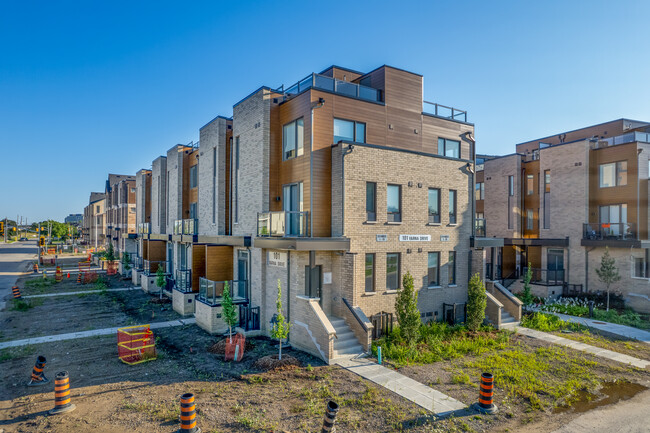 New Lawrence Heights in Toronto, ON - Building Photo - Building Photo